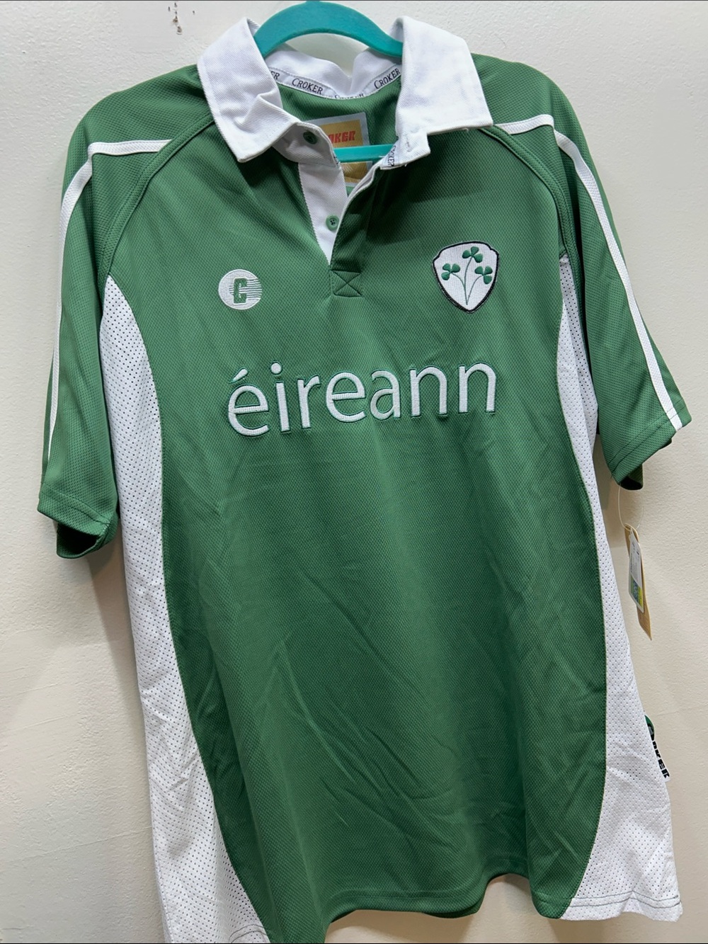 Green Éireann Men's Rugby-Style Jersey with White Accents